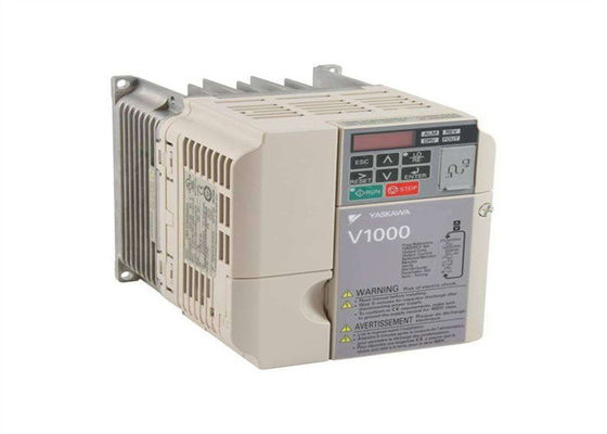 La impulsión del inversor de la CA del VECTOR de YASKAWA CIMR-VC4A0005BAA 50/60 HERZIOS de 1.5-2.2 kilovatios ENTRÓ