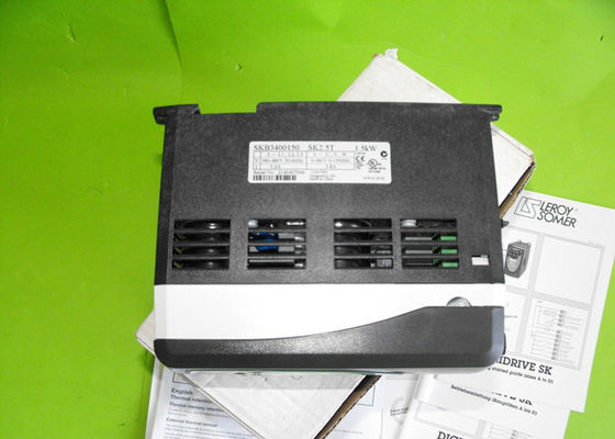 CA 3PH 3.8A de la impulsión 380-480V del inversor de comandante SK 1.5kW de las técnicas de control de Nidec SKB3400150