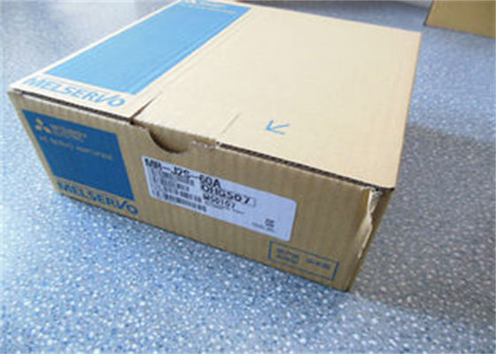 Serie de la impulsión 600W MR-J2S del motor servo de la CA de MR-J2S-60A MITSUBISHI 200-230 VAC 600W