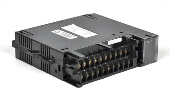 Sistema de 16 bits de GE IC693CPU311 que pertenece a las 90-30 series de PLCs 10 megaciclos y una memoria del registro de 1 kilobyte