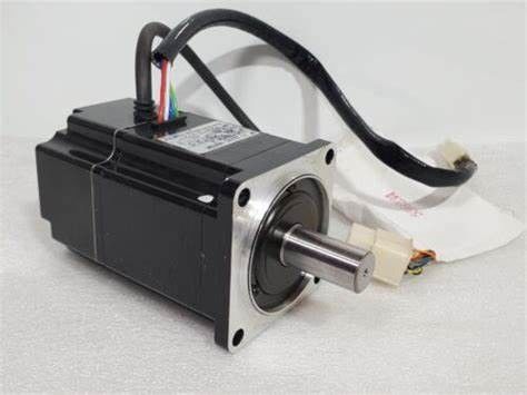 Motor servo industrial 100W 200V de la CA de Yaskawa del motor servo de SGMPH-01AAE4CD Japón