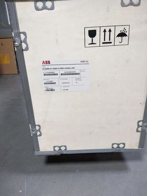 ABB ACS800-04-0260-2 200kW 445A Conversor de frecuencia módulos de un solo accionamiento 205 kg