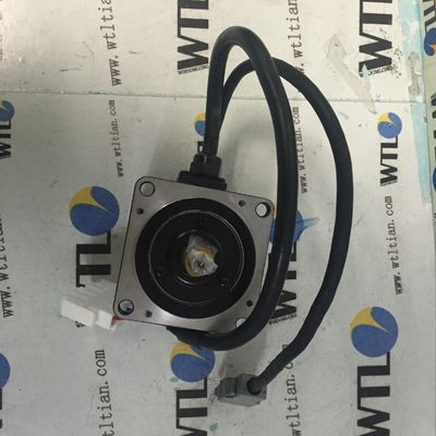 SGM-02UW14E Yaskawa 17bit Código absoluto SERVO MOTOR 100W 0.89A Nuevo en caja