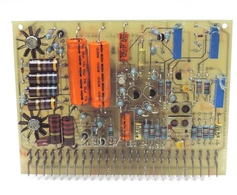 FANUC General Electric POWER AMPLIFIER CARD IC3600APAB1 cuatro pequeños transistores circulares