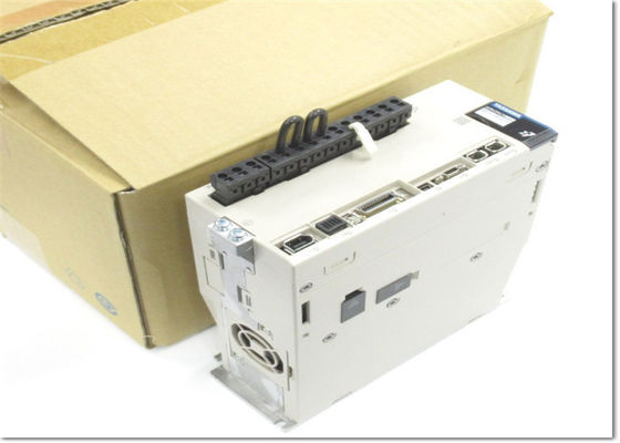 YASKAWA SGDH-30AE 3000W 28.4N/M 1000RPM*NIB Nuevo original