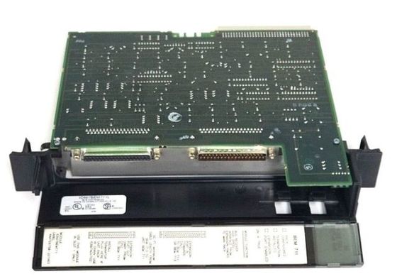 GE IC697BEM711 0,8 Amp y el módulo también requiere 5 voltios de voltaje de entrada CC