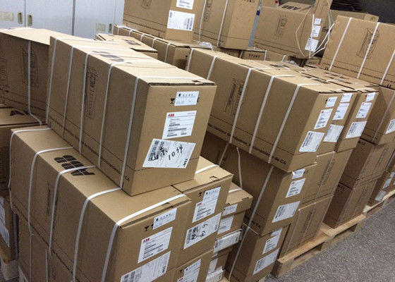 El motor de la máquina de ABB ACS380-040C-03A3-4+K454 460V,3 Ph,1.5 CV,3.3A, IP20, VFD nuevo