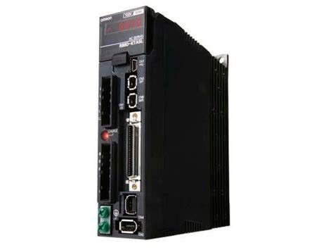 OMRON R88D-KT04L Servo AC 100 ~ 120VAC Alimentación 4.6A 120V Carga 400 W SERVO conductor