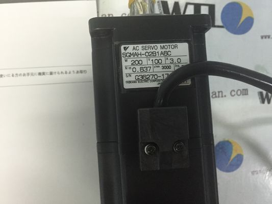 El motor de servicio industrial de Yaskawa AC SGMAH-02B1A6C 200W 200V NUEVO