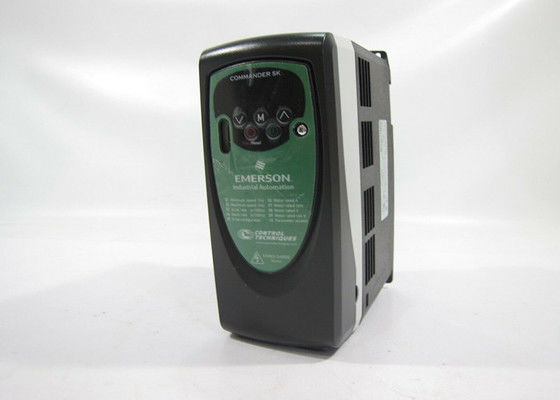 Técnicas de control de Emerson SK2203 AC Conducciones Comandante Serie SK INPUT 200-240 VAC 24.2 A