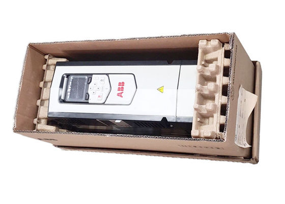 ACS880-01-12A6-3 3AUA0000107990 Montaje en la pared con un solo accionamiento 5.5kW 12.9A