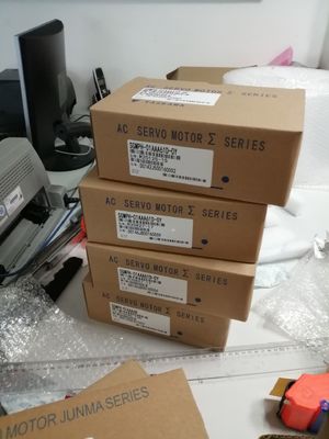 100 Watt 200 V Servomotores pequeños y potentes Yaskawa SGMPH-01A1A-YR21 Larga duración