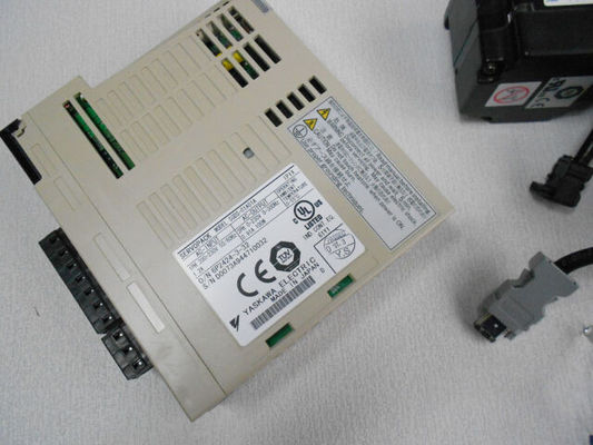 Yaskawa SGDS-01A01A Tipo de AC Servo Drives 100W 200V Nuevo original