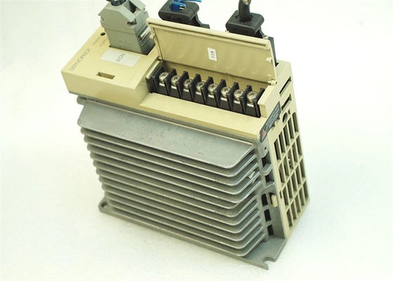 Yaskawa SGD-04AN 100V AC Servo Drives Nuevo en la caja original