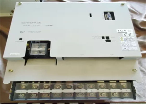230V Yaskawa SGDB-75AD AC Servo Amplificador nuevo en la caja original