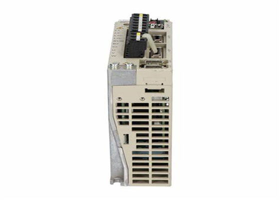 Yaskawa SGDS-02A12A AC Servo Amplificador 200-230V 2.4A 200W Nuevo