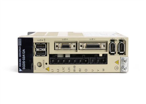 Yaskawa SGDS-02A12A AC Servo Amplificador 200-230V 2.4A 200W Nuevo