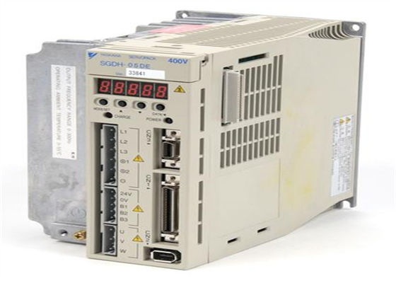 Yaskawa SGDH-05DE nuevo servo amplificador 400V 0.5kw nuevo en original