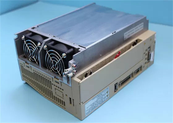 Yaskawa SGDM-20AC-SD2BM Nuevo servo amplificador de CA en caja original