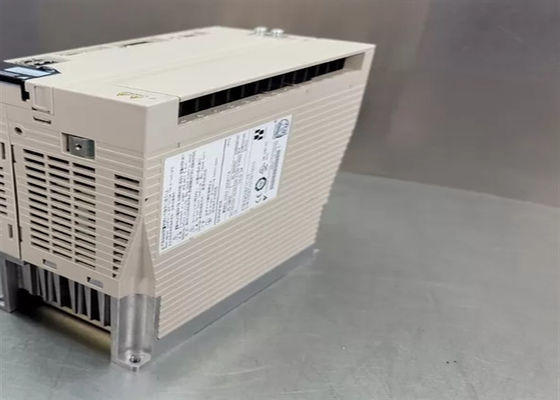 Marca Yaskawa SGDV-200A25A Servoamplificador de CA de 3 fases original