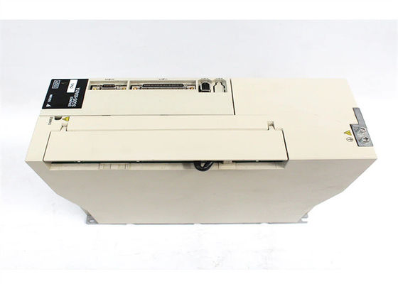 Nuevo Yaskawa SGDS-50A01A 230V AC Servo Amplificador en el original