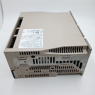 Servo amplificador de CA Yaskawa SGDV-180A01A Nuevo 2kw En original