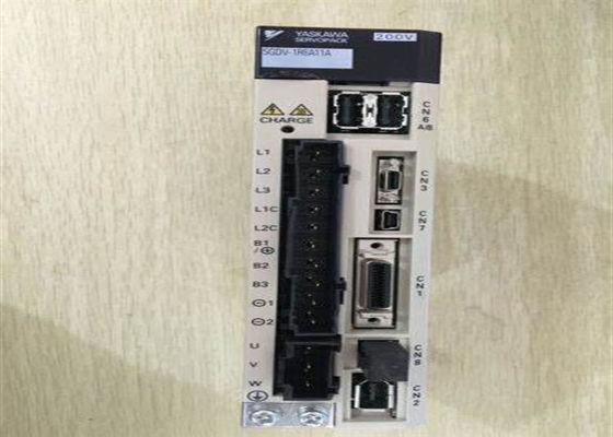 Yaskawa SGDV-1R6A11A AC Servo Amplificador 200W Nuevo en la caja