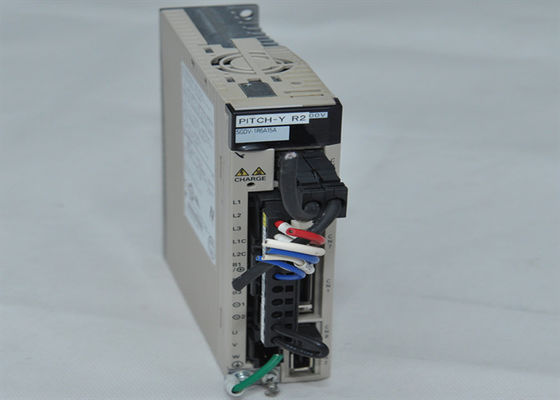 Yaskawa SGDV-1R6A15A AC Servo Amplificador 200W Nuevo en la caja