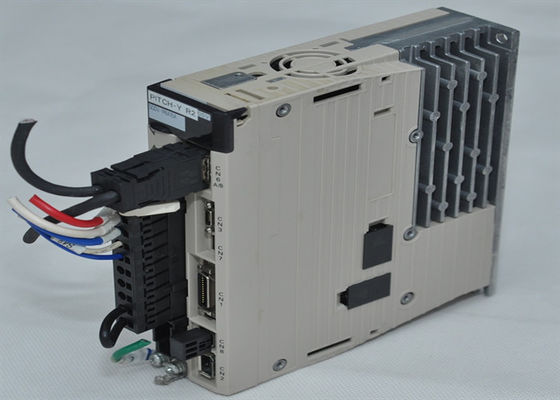 Yaskawa SGDV-1R6A15A AC Servo Amplificador 200W Nuevo en la caja