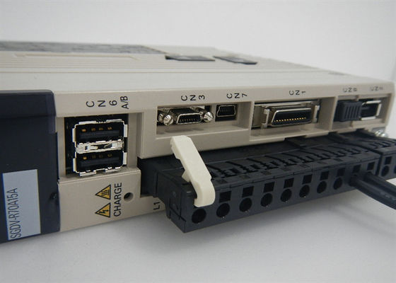 SGDV-R70A15A 200V Yaskawa Nuevo servo amplificador de CA en caja original
