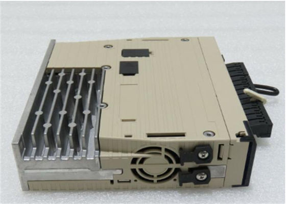 Yaskawa SGDV-R70F21A 230V AC Servo Amplificador Nuevo en la caja