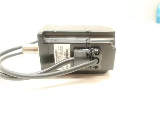 Yaskawa SGMAH-02BBAB1 200V AC Servo Motor Nuevo en el original