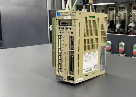 Yaskawa SGDM-04AC-SD2B Nuevo motor de servo en caja original