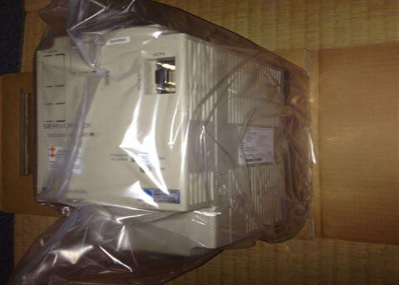 Yaskawa SGDB-03ADB AC Servo Drives Nuevo en la caja original