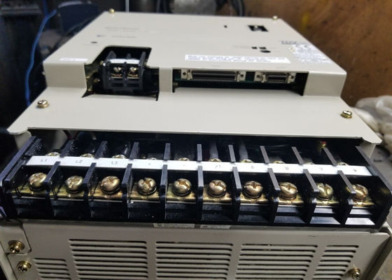 Yaskawa Industrial SGDB-60AD Servo Drives Nuevo Nuevo En Caja