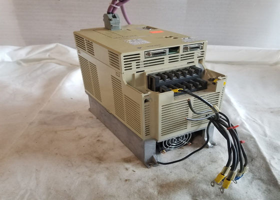 Nuevo Yaskawa AC Servo Drives SGDB-20VN Original Nuevo En Caja