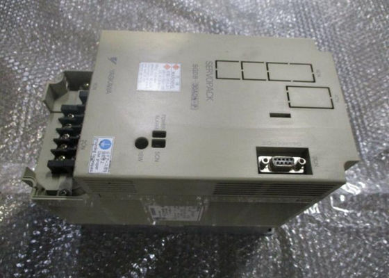 Servo amplificador de CA Yaskawa SGDB-30ADM Original Nuevo En Caja
