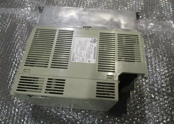 Servo amplificador de CA Yaskawa SGDB-30ADM Original Nuevo En Caja