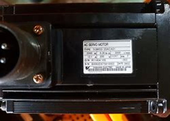 Yaskawa SGMSS-20ACA21 Servo Motor Nuevo en la caja original 220V