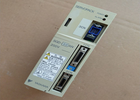 Yaskawa SGD-02AN Servo Drives 1 año de garantía nueva caja original