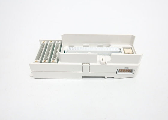 ABB 3BSE036714R1 TU813 Compacto MTU 250V Conectores de conexión encorchados Modulo de terminación