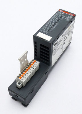 ABB DC541-CM 1SAP270000R0001 AC500 Módulo de funciones de automatización distribuida