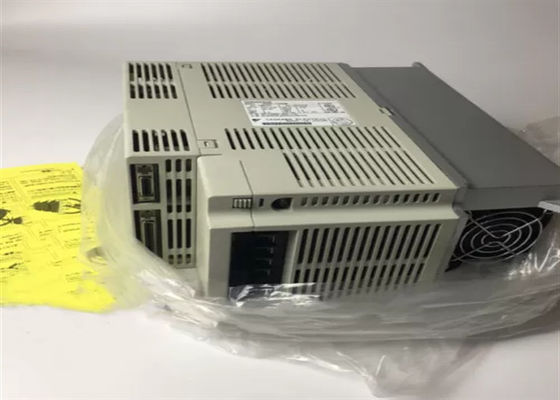 Nuevo servo industrial Yaskawa SGDB-20ADP en caja original