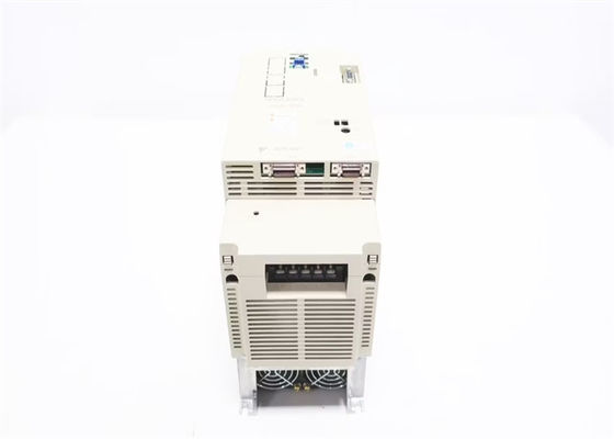 Yaskawa Nuevo motor de servo de la industria SGDB-30AN caja original