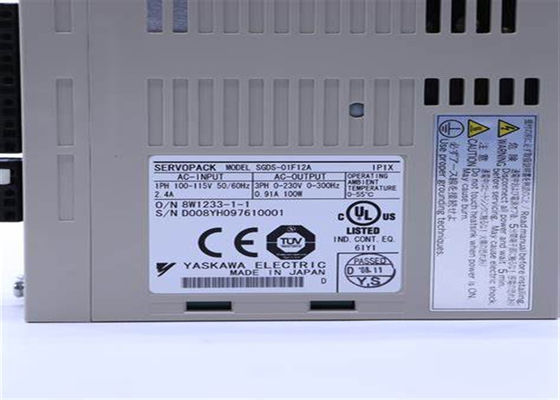 El motor de servo industrial de Yaskawa SGDS-01F12A es nuevo.