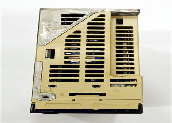 SGDS-02F12A Yaskawa Industrial Servo Drives Nuevo y original