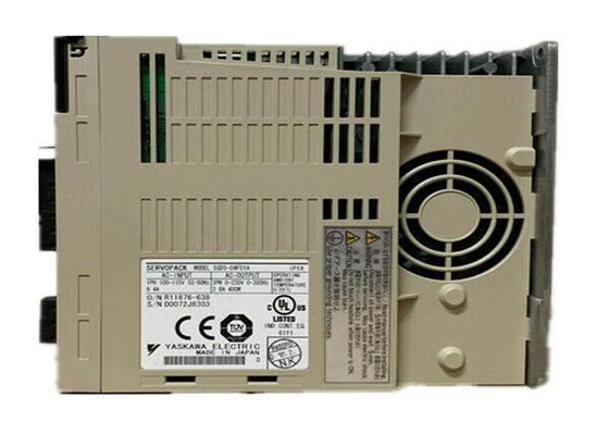 Japón marca Yaskawa SGDS-04F01A Nuevo servo accionamiento en la caja original
