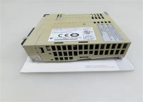 Yaskawa SGDS-75A01A Servo accionamiento industrial de CA original caja nueva