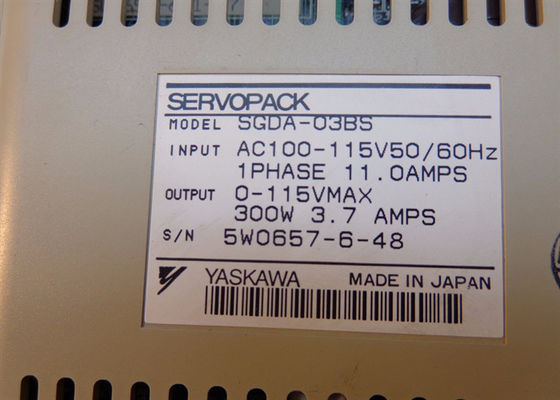 Yaskawa Nuevo motor de servo industrial SGDA-03BS Caja original