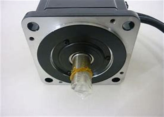 El servomotor de Yaskawa SGMPH-02ACA-SW11 de la industria es nuevo en la caja